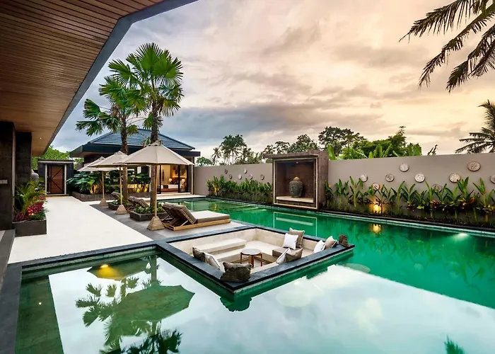 Villa Lembah Giri